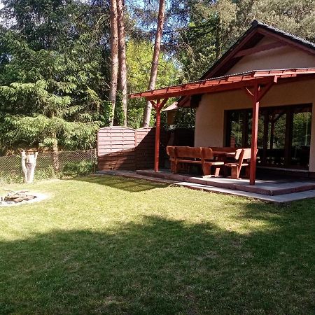 Urokliwy Domek Nad Brzegiem Jeziora Lubiatów Exteriör bild