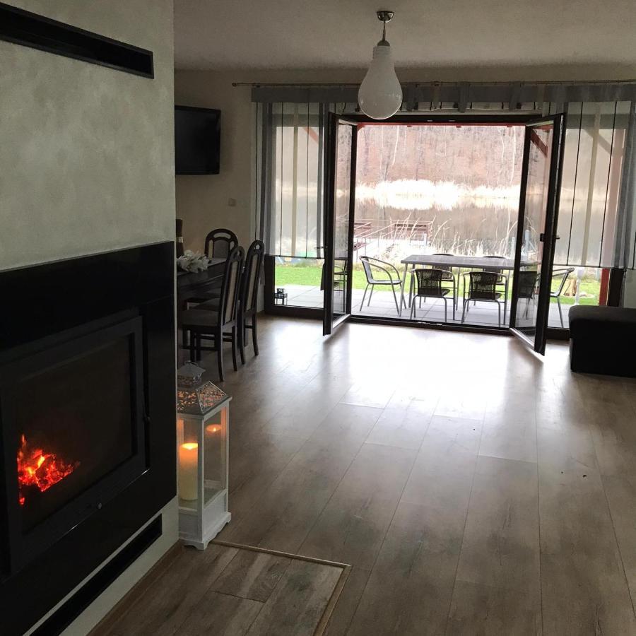 Urokliwy Domek Nad Brzegiem Jeziora Lubiatów Exteriör bild