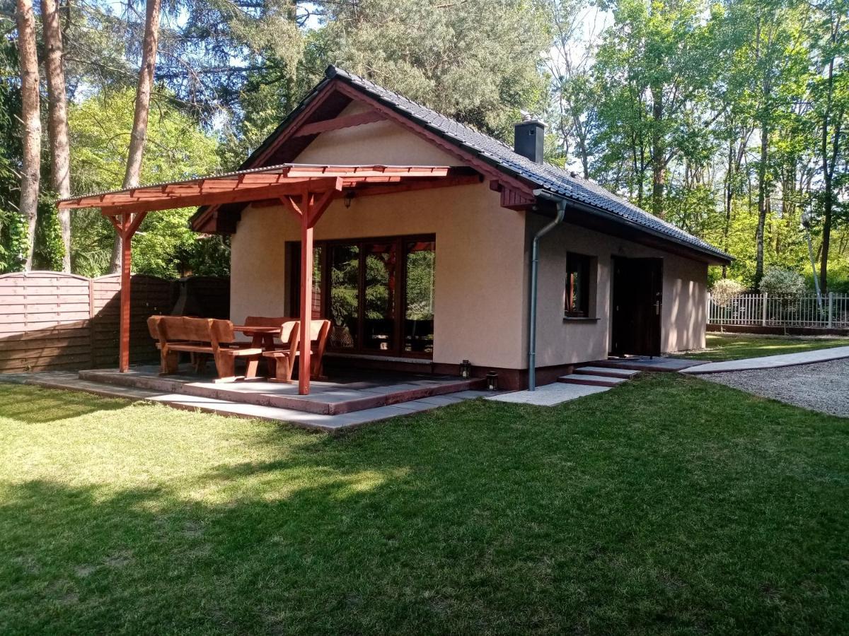 Urokliwy Domek Nad Brzegiem Jeziora Lubiatów Exteriör bild