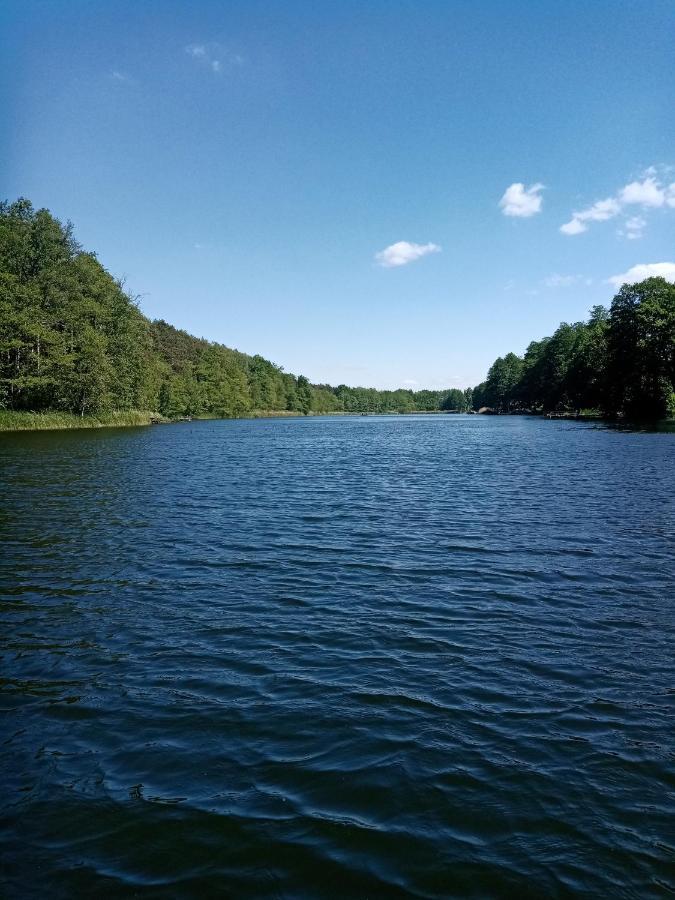 Urokliwy Domek Nad Brzegiem Jeziora Lubiatów Exteriör bild