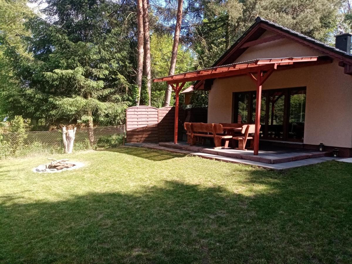 Urokliwy Domek Nad Brzegiem Jeziora Lubiatów Exteriör bild